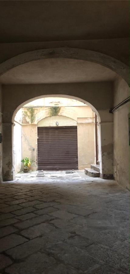 Apartamento Casa Di Fronte La Cattedrale Palermo Exterior foto